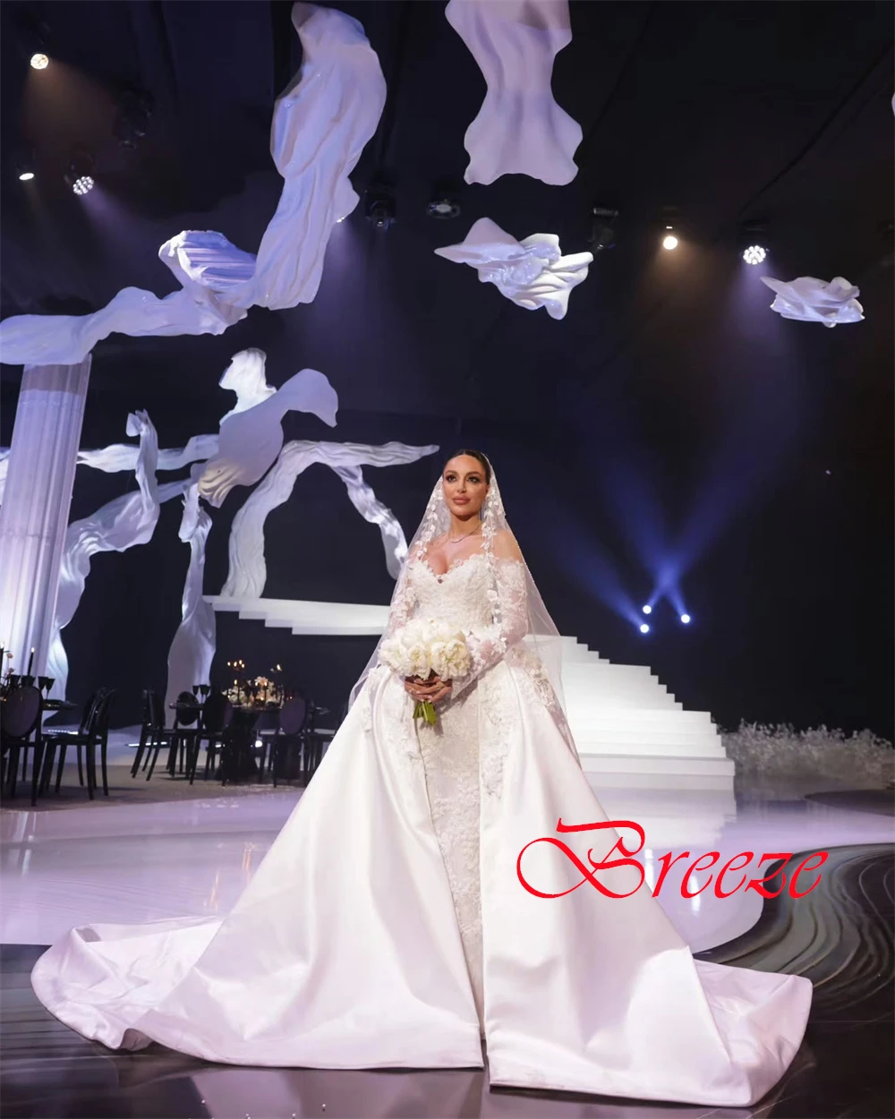 

Customized Elegant Exquisite Luxury Dreamy Romantic Wedding Dress White Satin Applique Pleat Wedding Party A-line Long Dresses