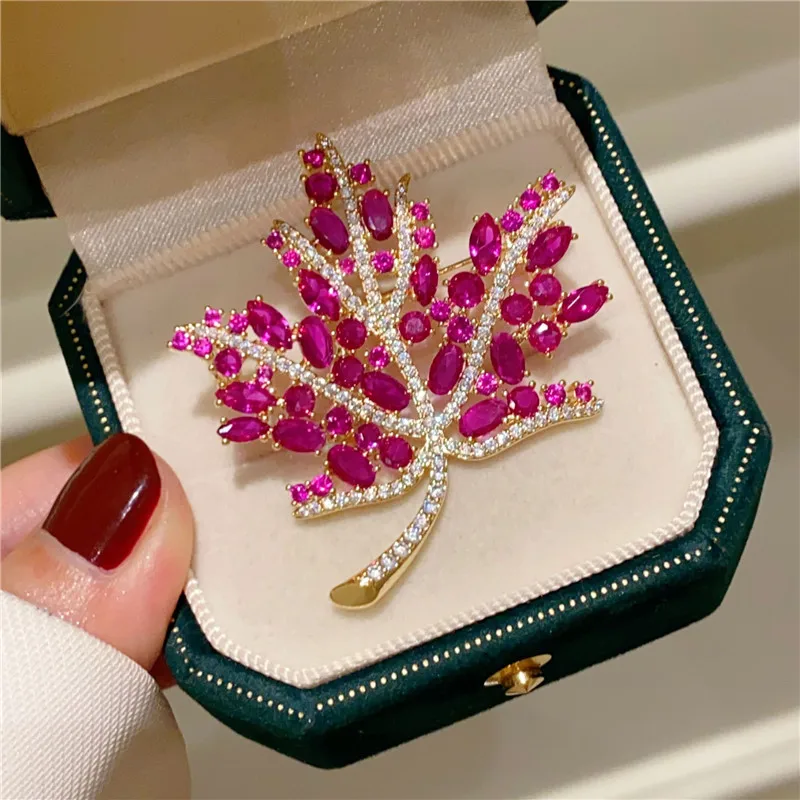 

CC винтажная брошь с имитацией красного драгоценного камня, булавки для костюма, корсаж, блестящий цирконий, булавка для свитера, значки во французском винтажном стиле, подарки B381