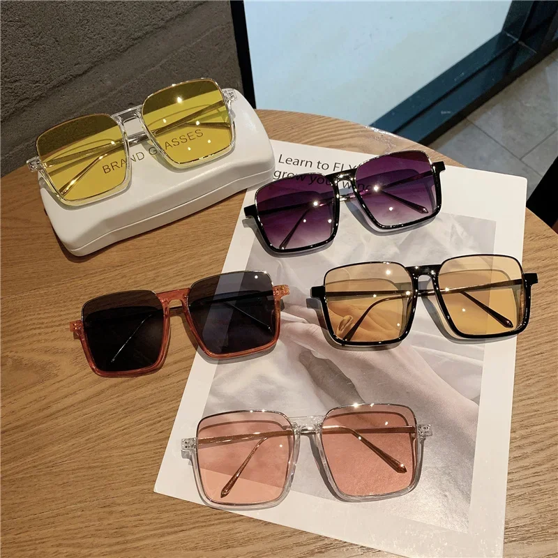 2024 New Vintage Fashion Sunglasses For Women Metal Square Frame Luxury Shades Pink Sun Glasses Photograph Sun Eyewear UV400