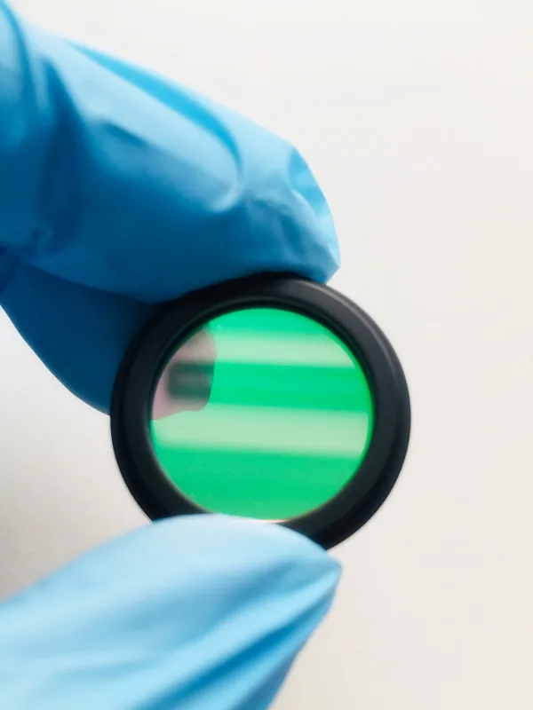 550Nm Green Light Transmits Through Narrowband Filter Nbp550-40K