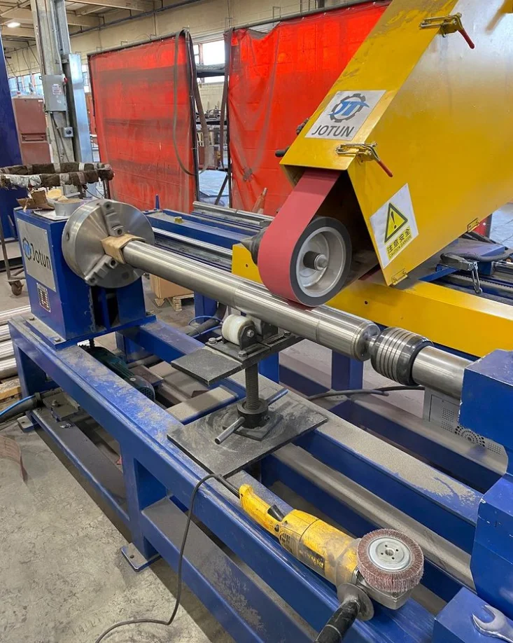 Lucidatrice automatica per smerigliatrice di superfici per tubi con stelo del pistone del cilindro idraulico per acciaio inossidabile