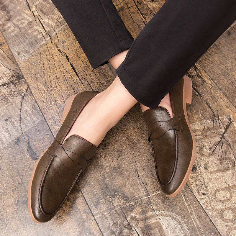 46 47 large size loafers men\'s new British Korean version of lazy slip-on pointy business formal casual leather shoes