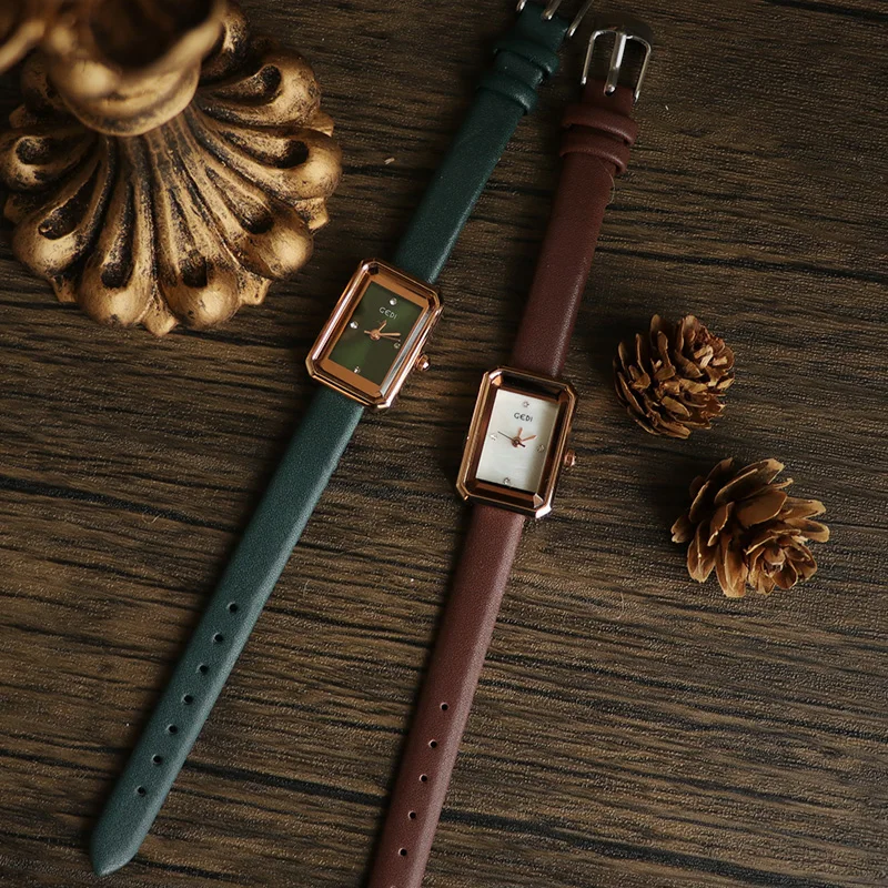 

New Square Women'S WatchRetro Artistic Light Luxury HighEnd Leather Strap Suitable For Students Women'S Gifts Watch Accessories.