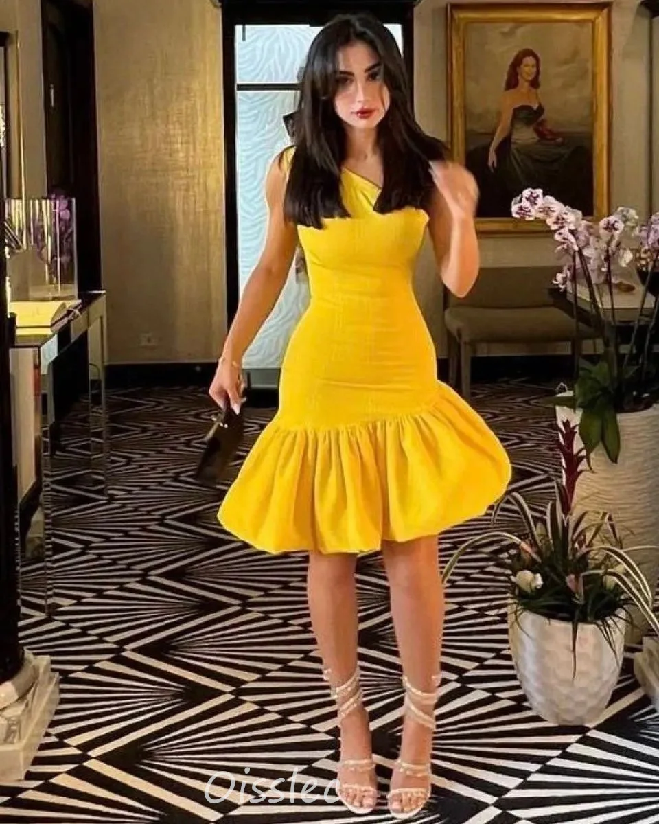 

Oisslec Short Yellow Birthday Party Dress Ruffled Homecoming Dress One Shoulder Evening Dress 2024 Cocktail Prom Dress Mini