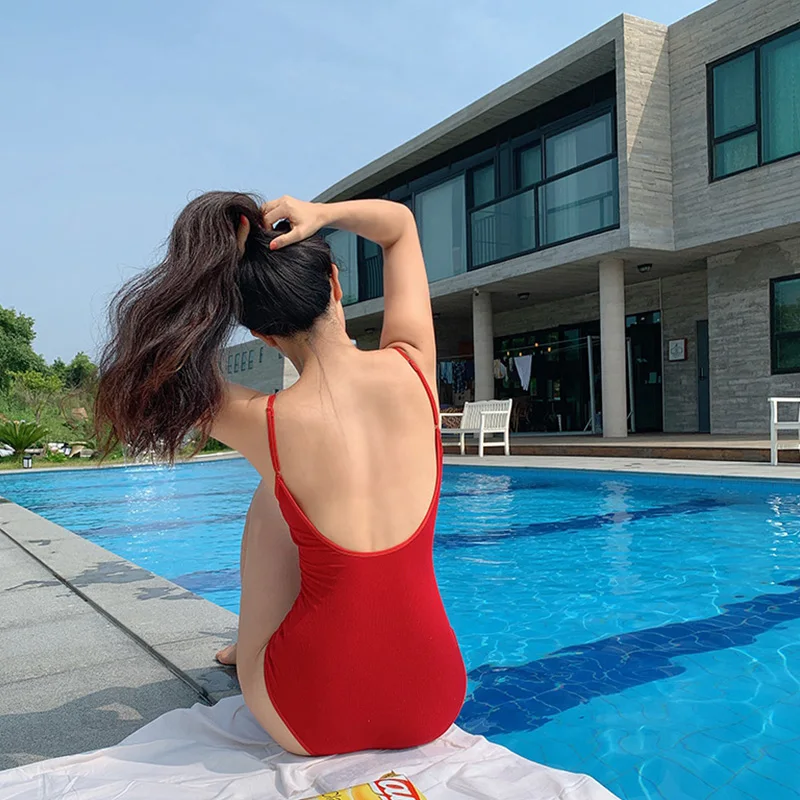 Nuevo Traje de Baño Rojo de Una Pieza para Mujer, Estilo Vacacional, Estilizador, Sexy, Espalda Descubierta, para Aguas Terma...