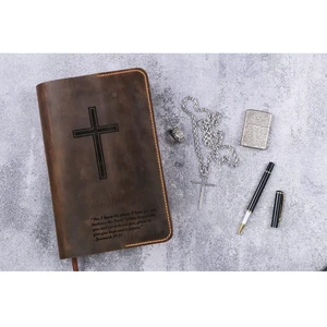 Personalisierte Leder-Cover für die KJV-Bibel, kundenspezifische Leder Heiliges Bibelbuch Cover Geschenke Christliche Geschenke für Männer Z04-lbbc05s 12 Hauptverkaufsbibelabdeckung in Leder - №1