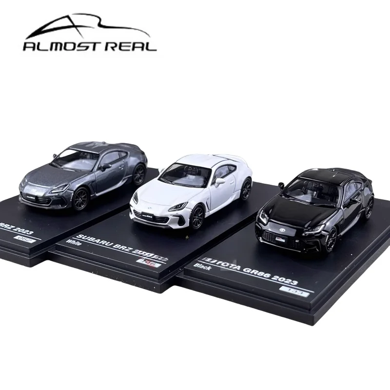 1:64 Toyota GR86 ZN8 Subaru BRZ alloy simulation model, children's collection of decorative toys, holiday gifts for children.