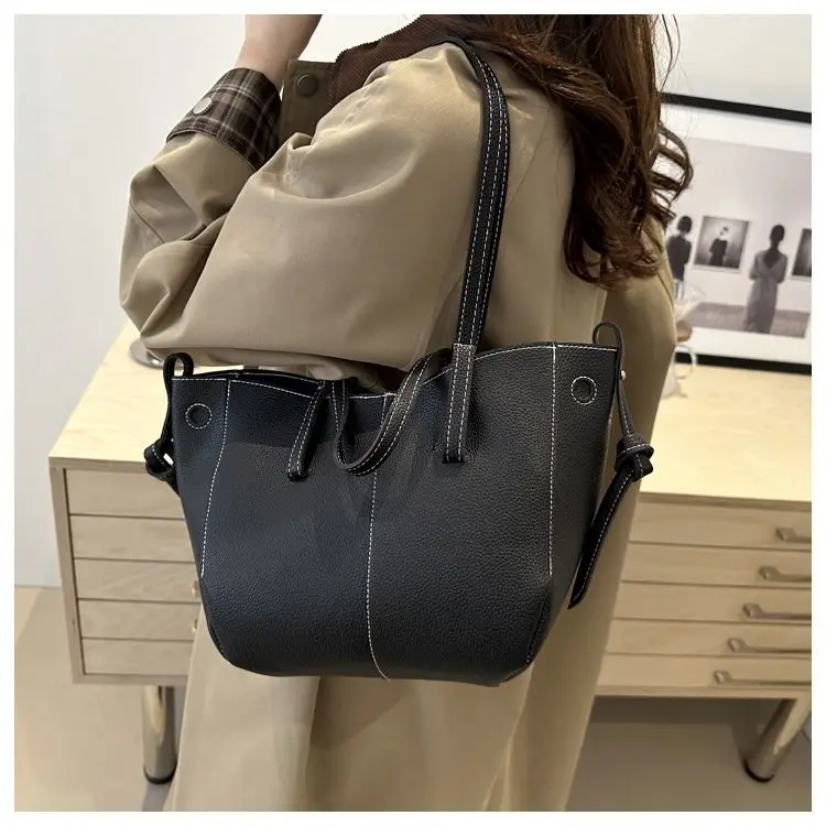 Advanced Large Capacity Commuting Fashionable Tote Bag for Women 2026 Versatile New Style Underarm Single Shoulder Handheld