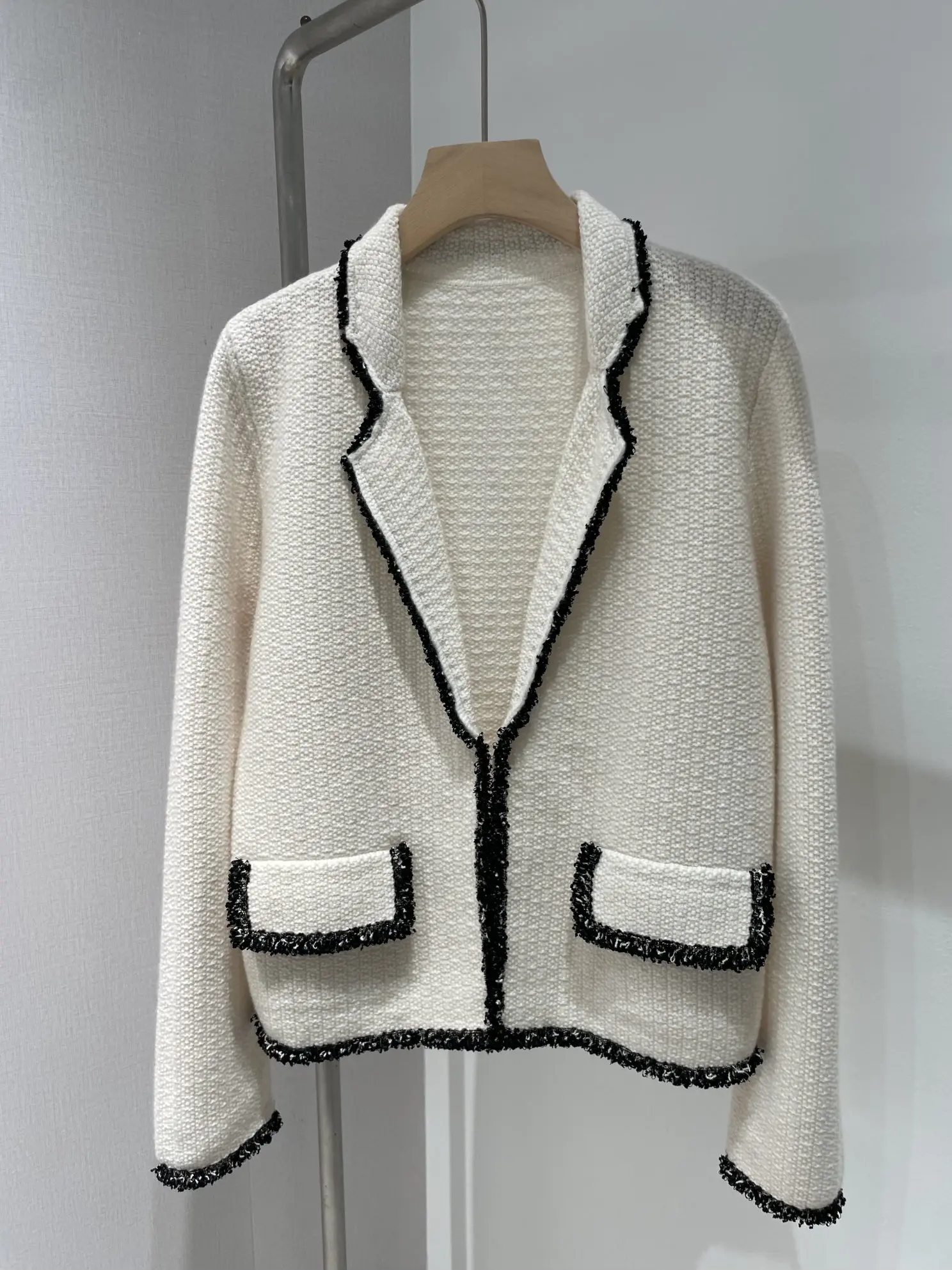 

Women's boutique 100% cashmere cardigan new autumn and winter styles