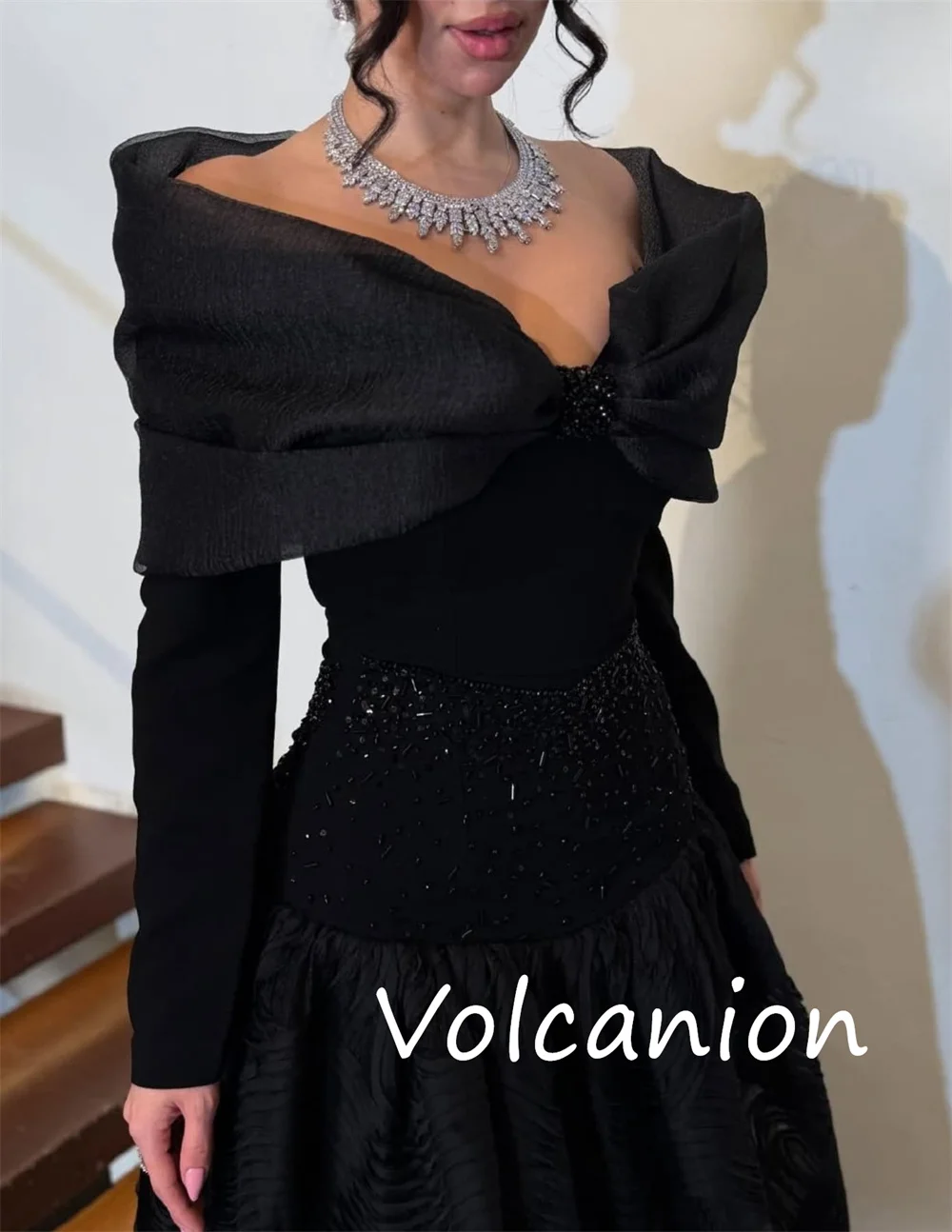 Op maat gemaakte eenvoudige bijpassende jersey lovertjesplooi A-lijn off-the-shoulder lange jurken op maat gemaakte gelegenheid