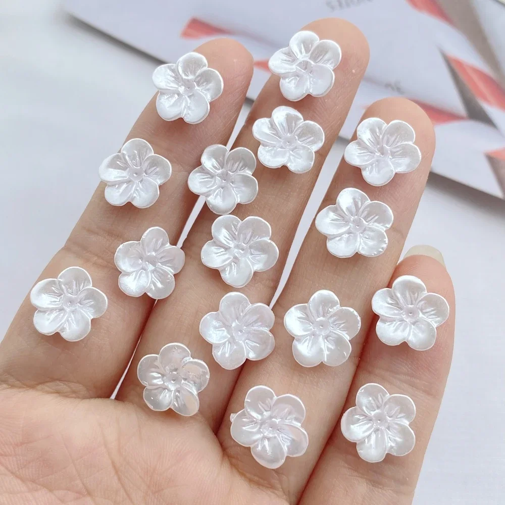 Breloques en résine 3D pour nail art, jolies fleurs blanches, biscuits, décorations pour ongles, bijoux, 50 pièces