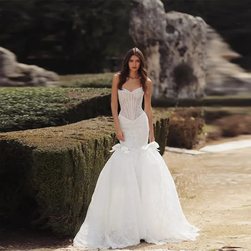 

Elegant Mermaid Sleeveless Lace Wedding Dresses For Women Illusion Strapless Gown Sexy Backless Pleat Bow Sweep Train Customized