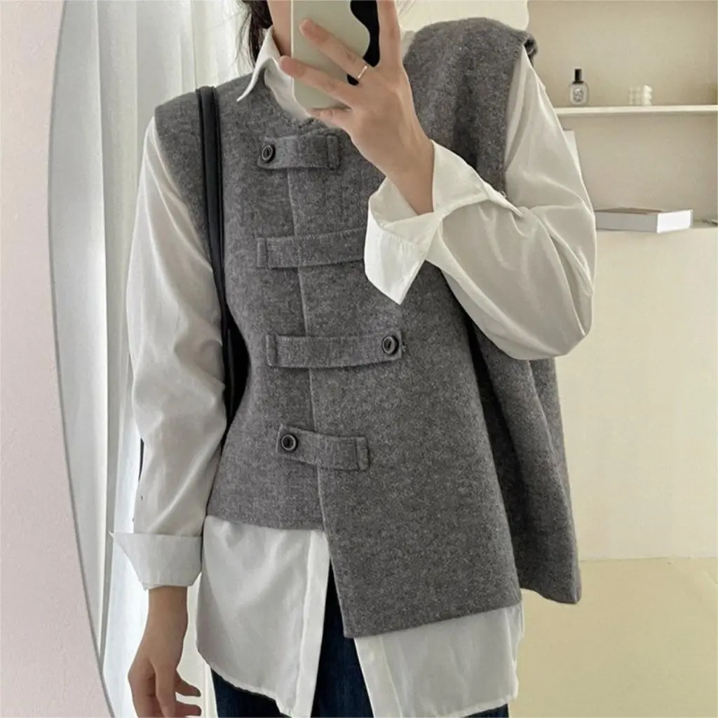 

Women's Elegant Artistic Style Irregular Knitted Waistcoat Cardigan Spring Autumn Overwear Niche Design Casual Vest