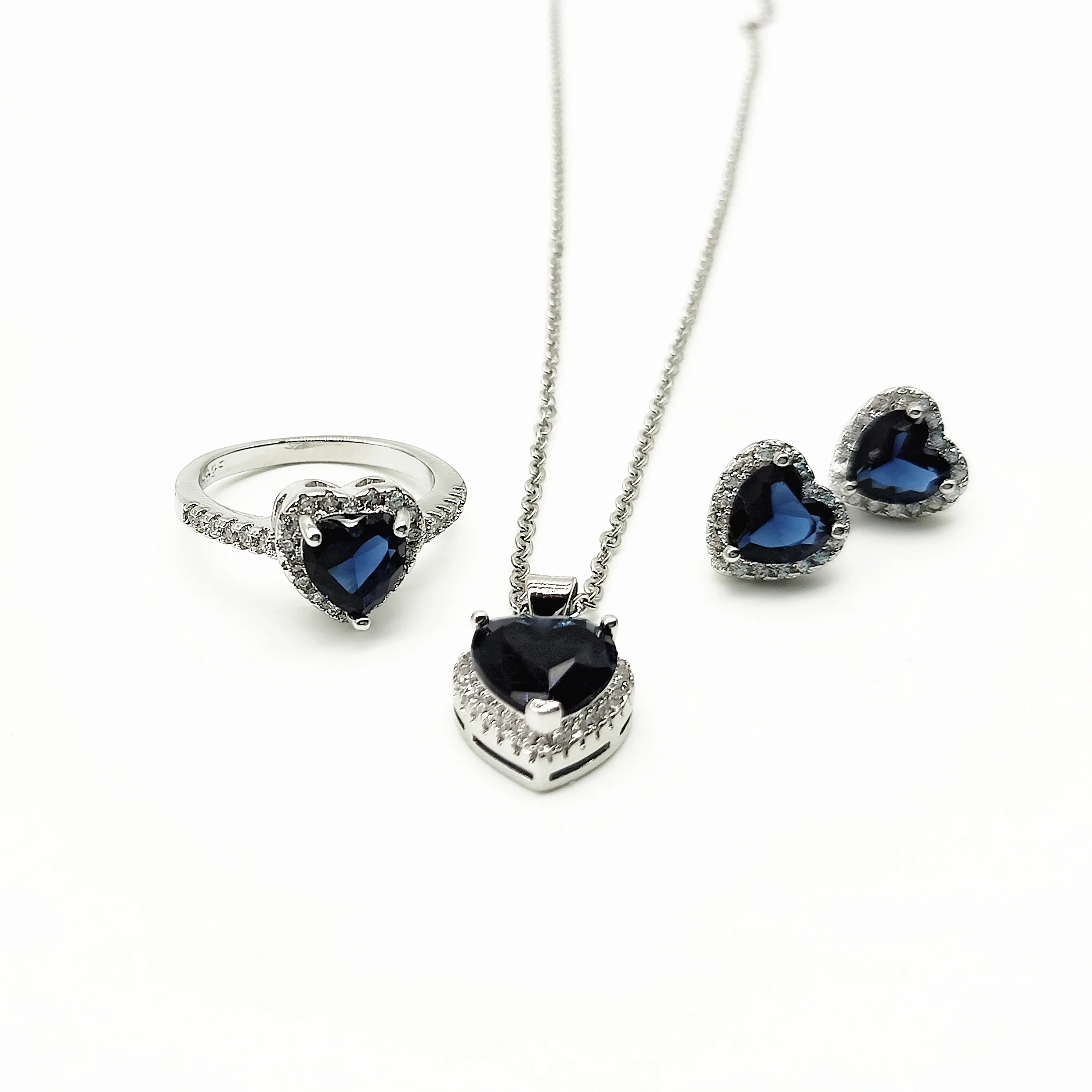 CC Blue Pendant Necklaces For Women Silver Color 45cm Chain Heart Zirconia Love Fashion Accessory Party Jewelry Colar CCN107