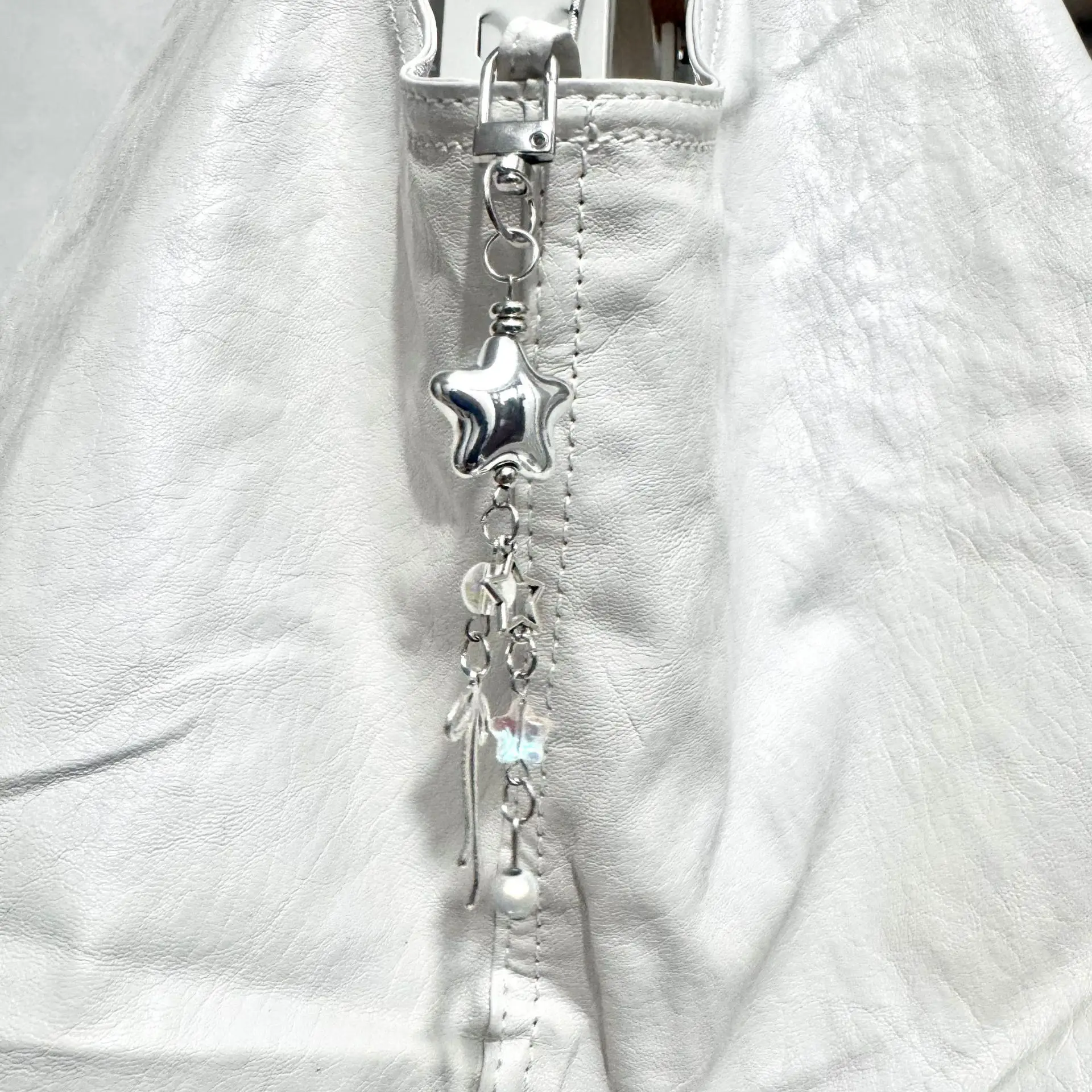 

Y2K Star Shape Keychain with Silver Beads Sweet Cool Girl Cellphone Lanyard Pendant Charm Strap Metal Jewelry Accessory