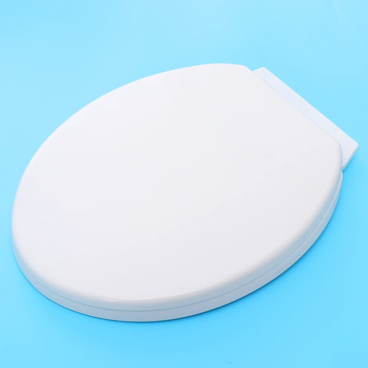 غطاء غطاء المرحاض شديد التحمل، لمسة نهائية ناعمة ومقاومة للبهتان وخفيفة الوزن ومفصلات قوية للحمام التجاري السكني