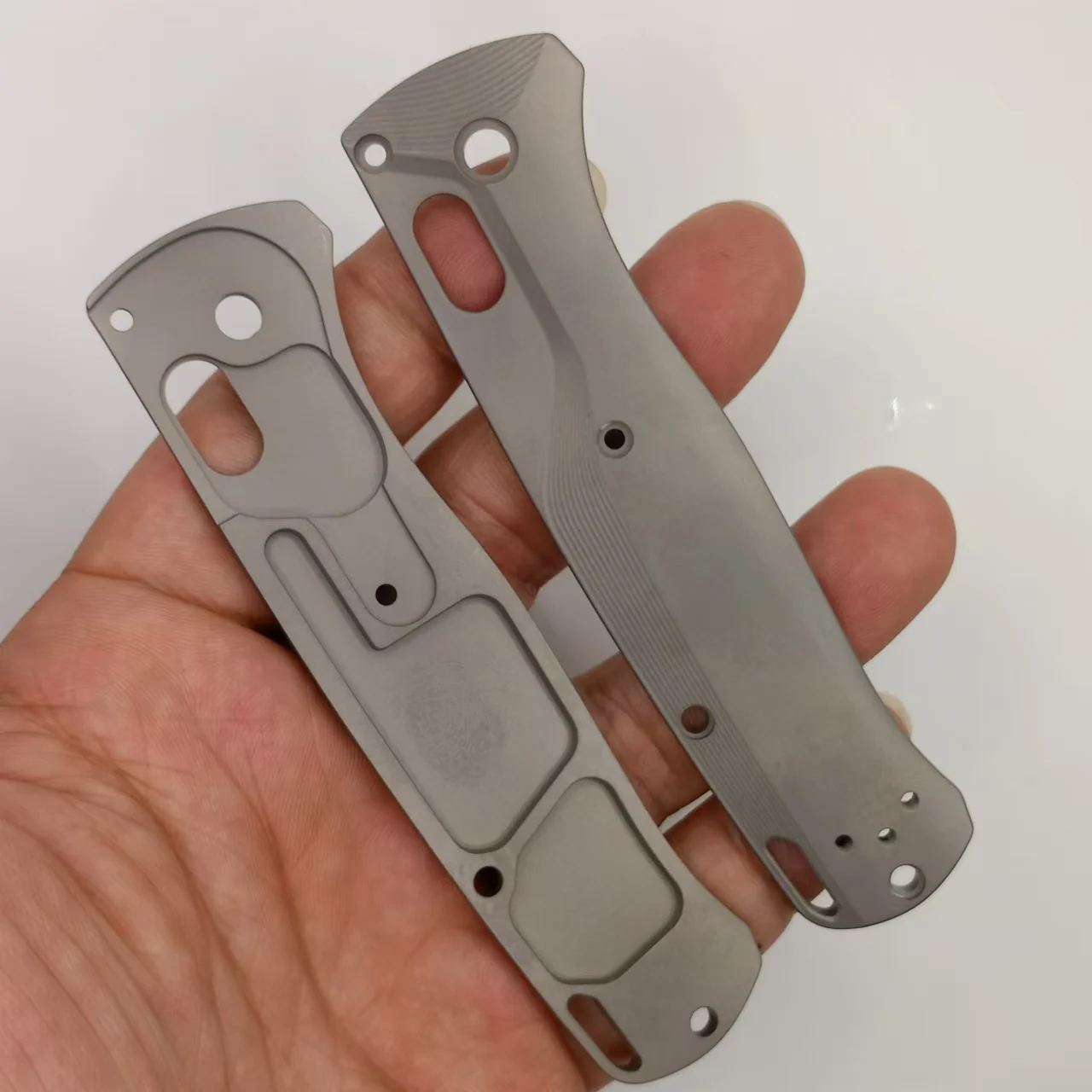 1 Pair Titanium Alloy Grip Handle Scales for Benchmade Bugout 535 Knives DIY Parts