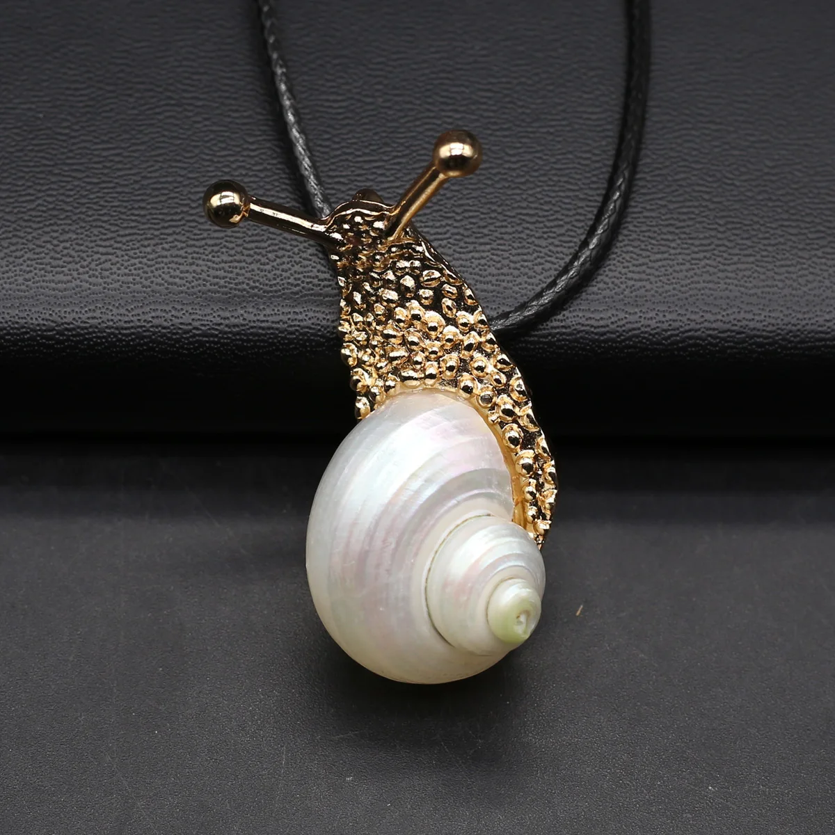 Natural Shell Animals Necklace Snail Shape Natural Abalone Shell Pendant Necklace for Women Men Jewelry Trendy Gift 55x30mm - Image 2