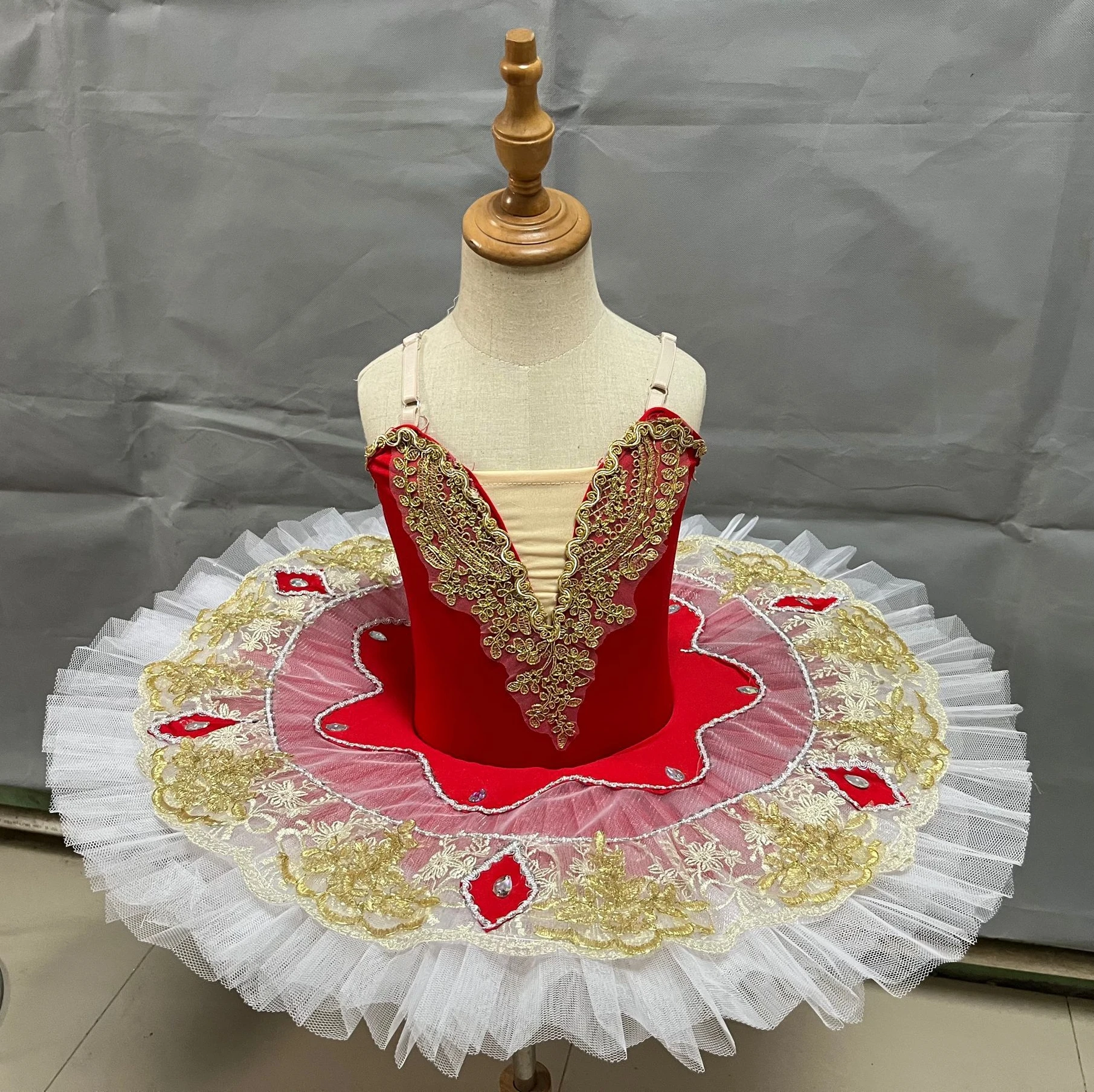 

Красная балетная юбка-пачка, бархатный топ, детские и женские профессиональные костюмы для танца живота, костюмы белого лебединого озера, одежда для выступлений