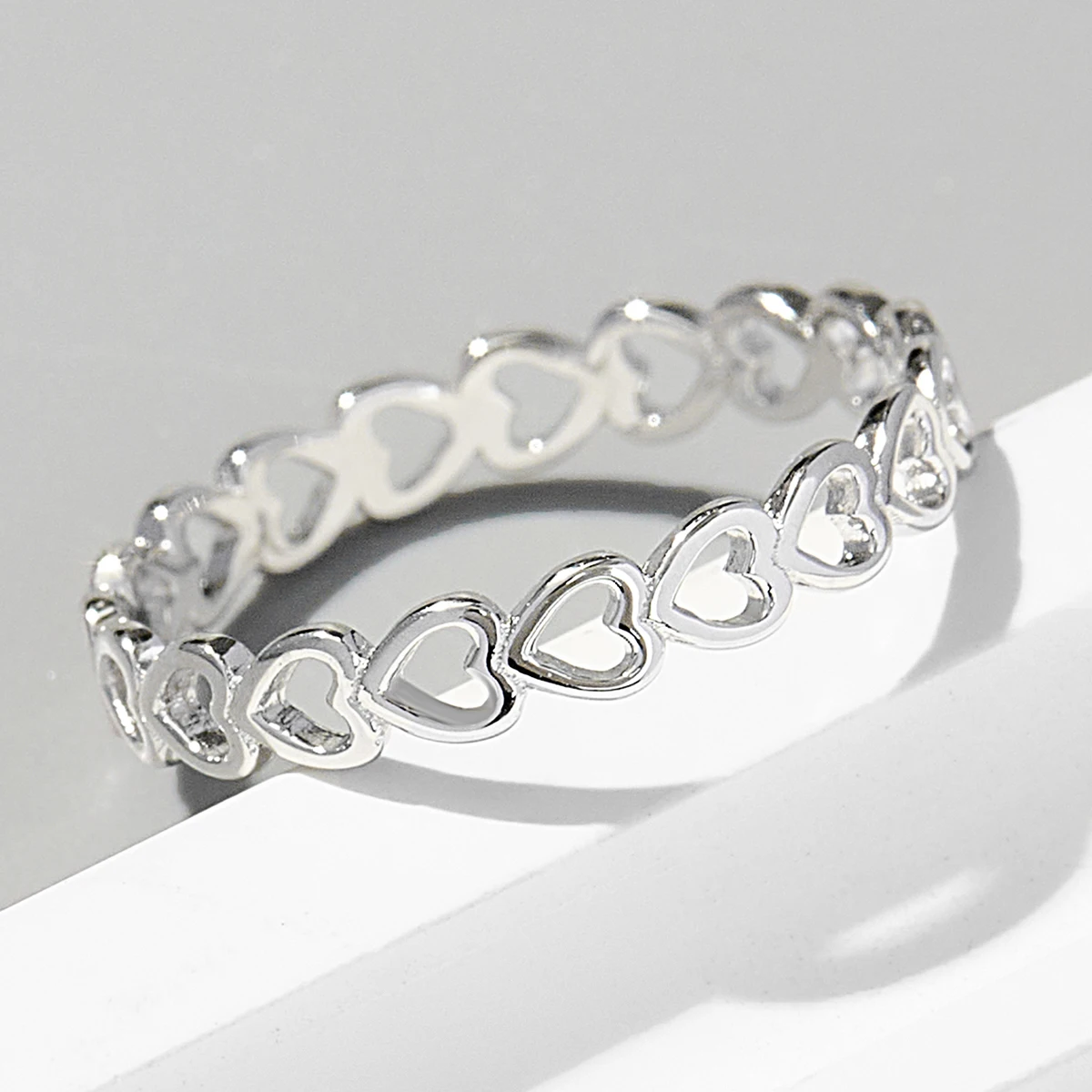 High Quality Hollow Out Love Heart Ring Beautiful Women Exquisite Jewelry Gift