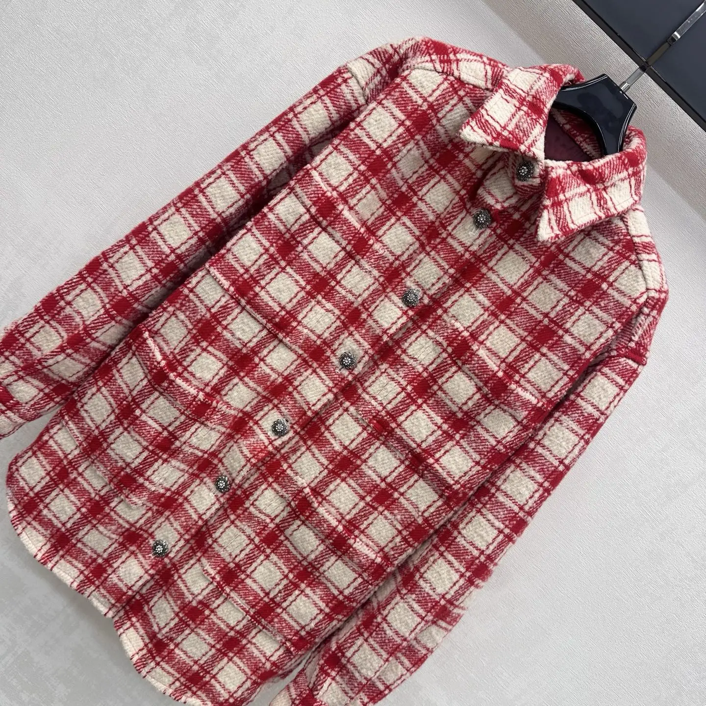 2026 New Red and White Checkered Shirt Jacket  Woolen lining craftsmanship details  Collarless long-sleeved jacket