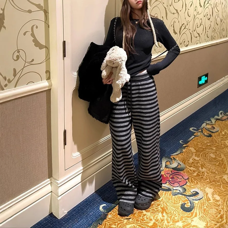 

7976 Черно-белые полосатые вязаные брюки на флисовой подкладке, весенние, с эластичной резинкой на талии и шнурком, толстые свободные прямые драпированные длинные брюки