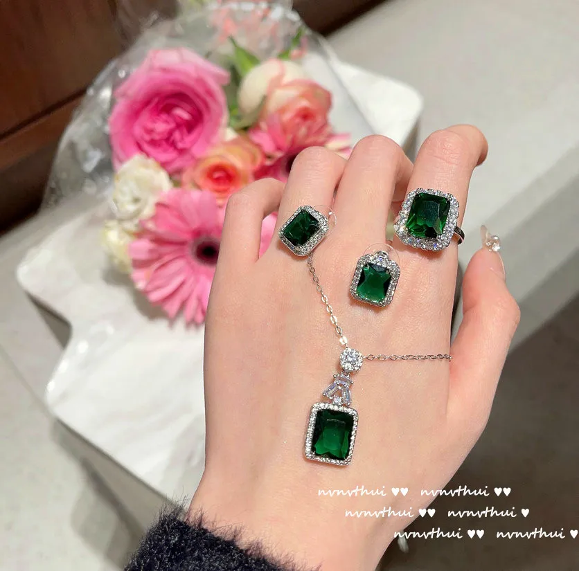 Created Emerald Jewelry Set for Women 3pcs Ring Necklace Earring Sets Super Shine Fashion Jewelry Party Accessories