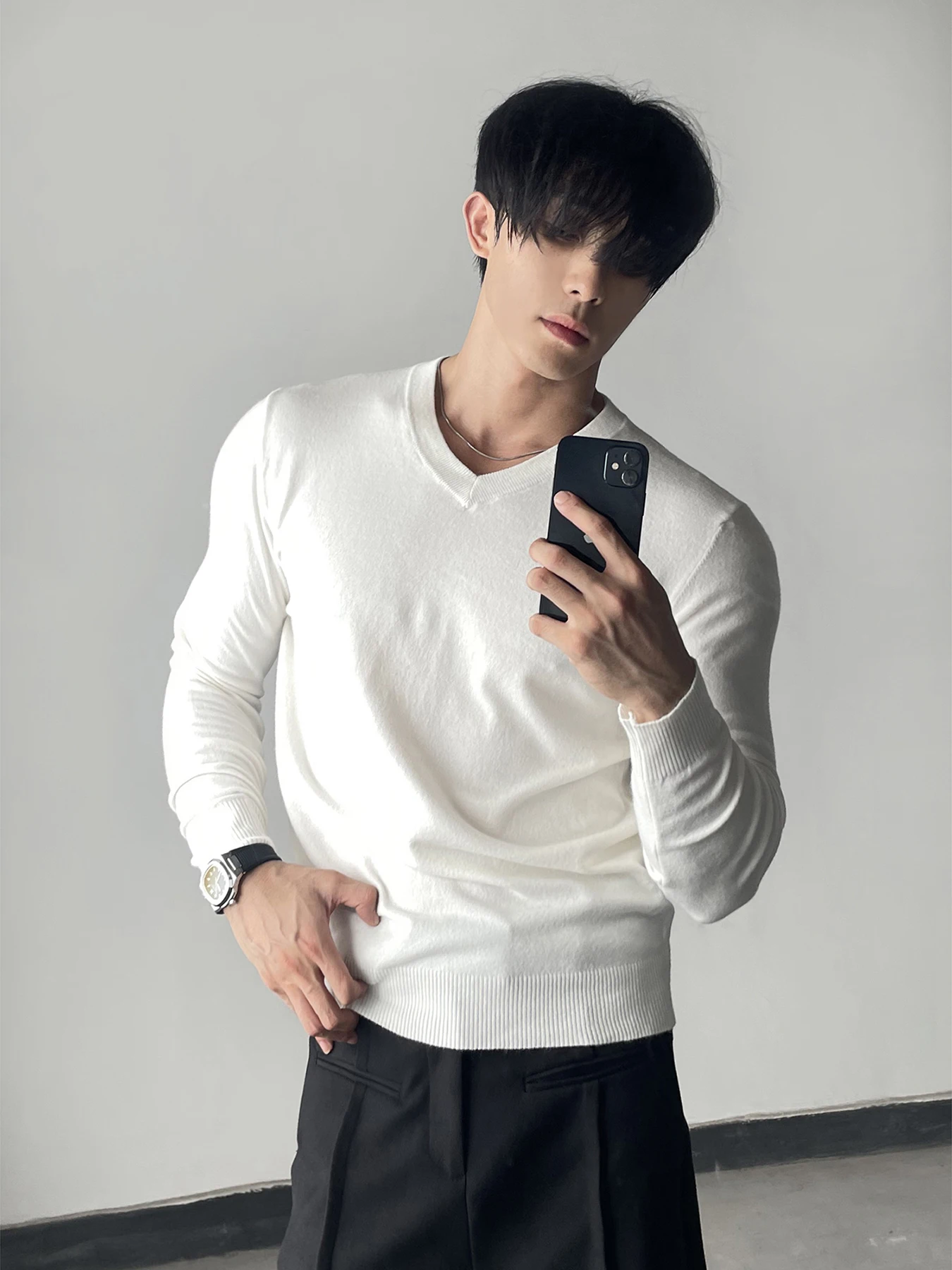 

Мужской трикотажный свитер Slim Fit с V-образным вырезом, осенне-зимний тонкий базовый топ в корейском стиле, модный повседневный длинный рукав, полиэстер