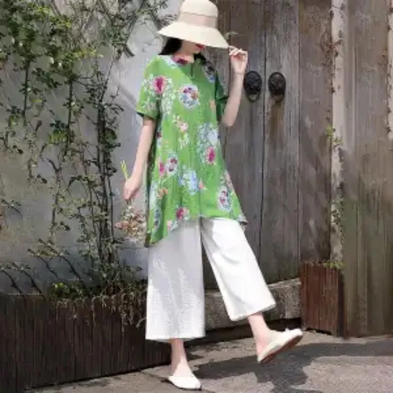 Conjunto de Dos Piezas para Mujer, Blusa de Manga Corta con Estampado Floral Étnico y Botones Tipo Rana, Pantalones Capri de Pierna Ancha