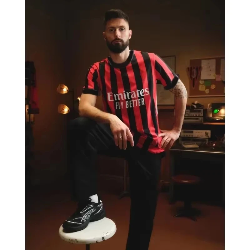 Descubre la Camiseta AC Milan: Estilo y Comodidad para Todos los Fanáticos