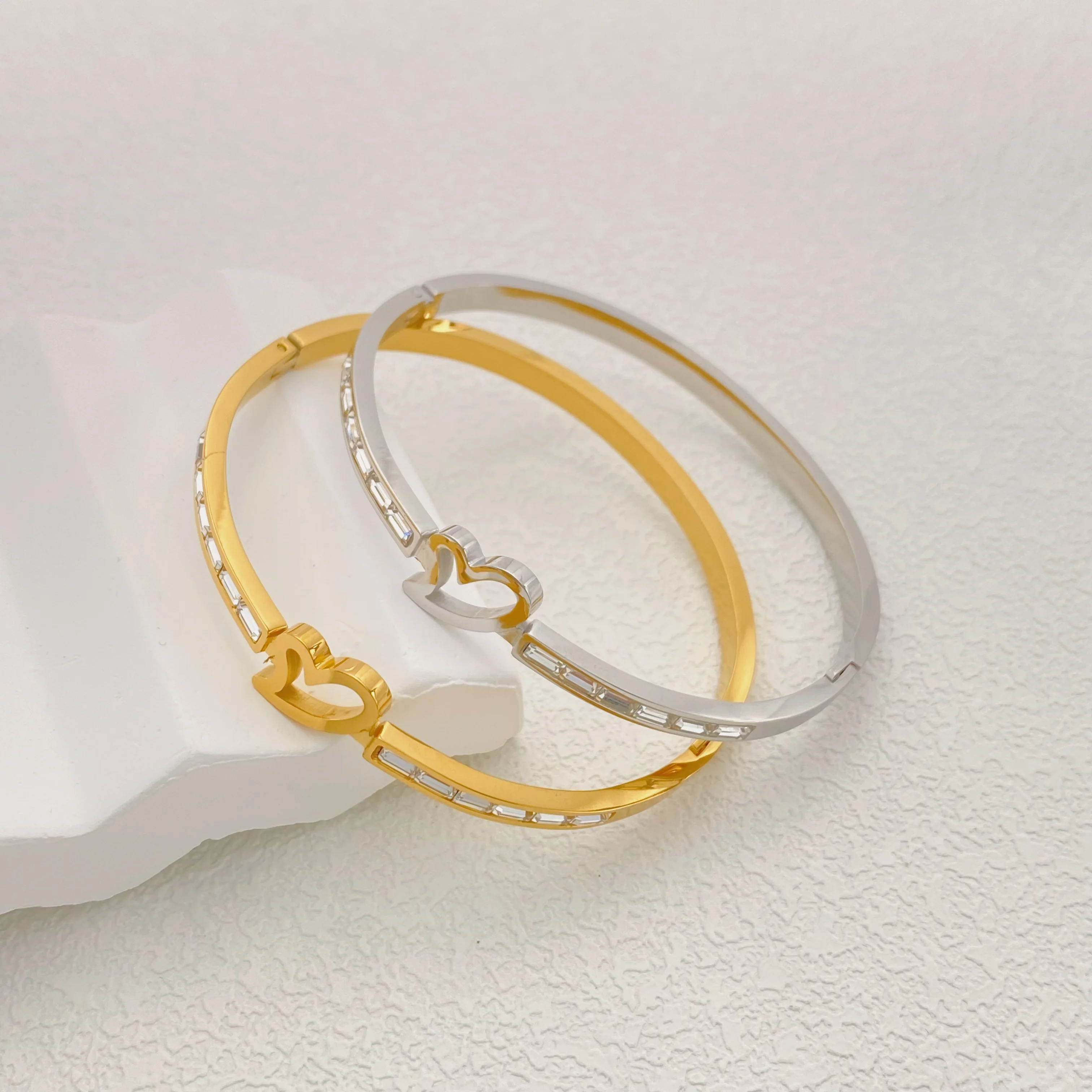 

Trendy Stainless Steel Heart Bangles Bracelets for Women Gold Silver Color Metal Bracelet Jewelry