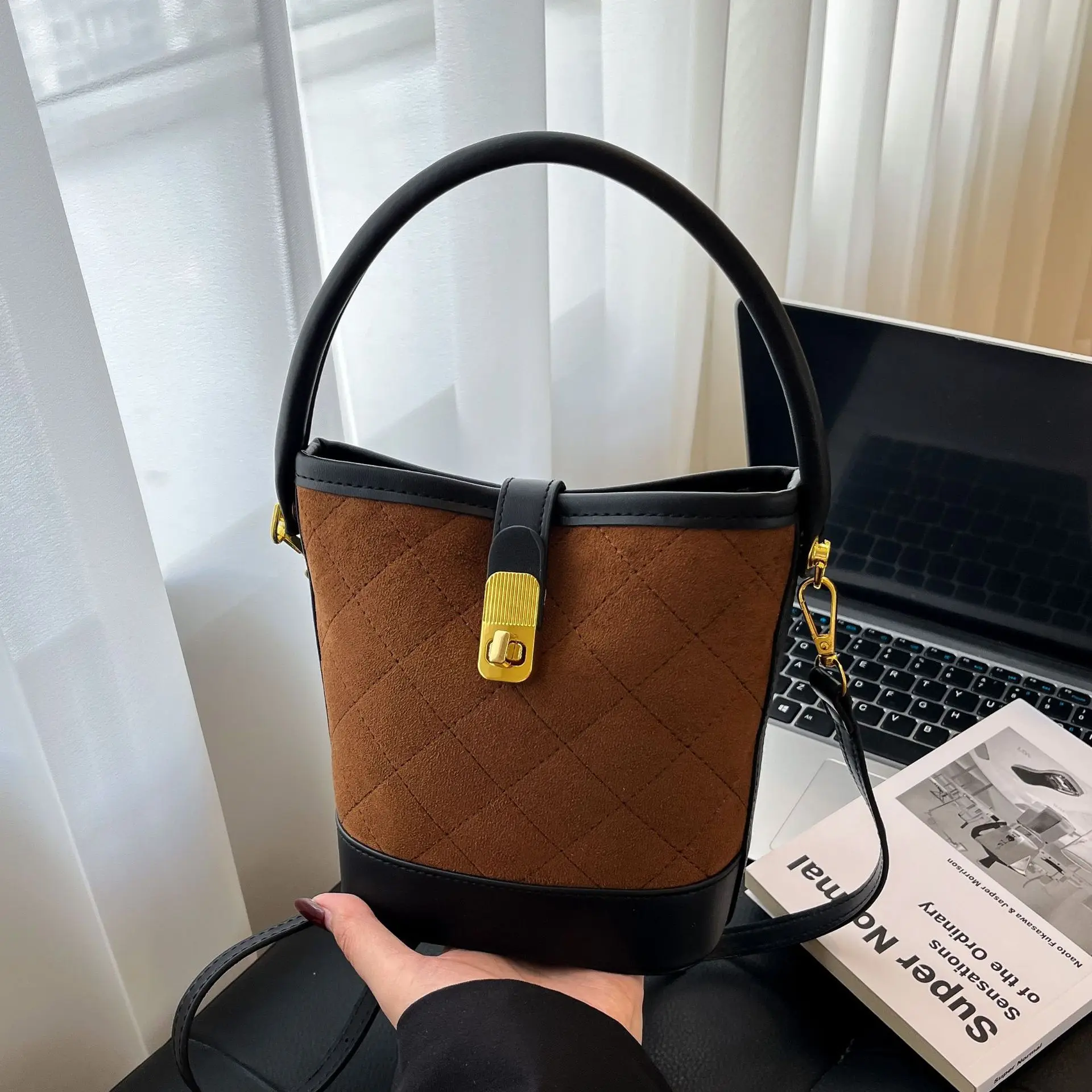 

Сумка через плечо на одно плечо, сумка-ведро для подмышек, матовая женская сумка в стиле ретро, новинка 2025 года, популярная универсальная сумка