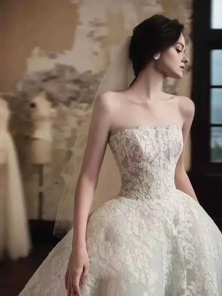 Vestido De Novia sin tirantes personalizado con impresionantes Apliques De encaje y silueta Floral De corte A, Vestidos De Novia