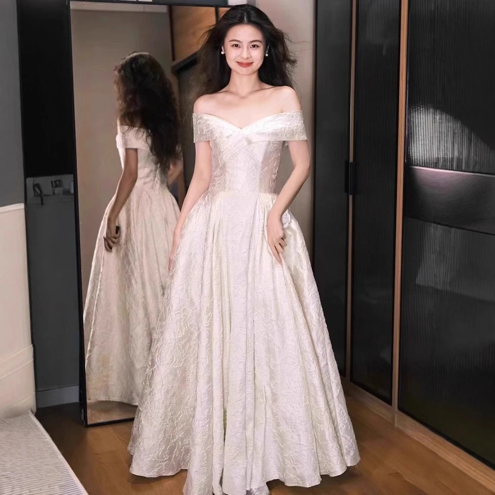 

Solid Pleated Fabric Evening Dress for Women Sexy Off Shoulder Slim Fit Design A-line Prom Gown Luxury Wedding Party Dresses