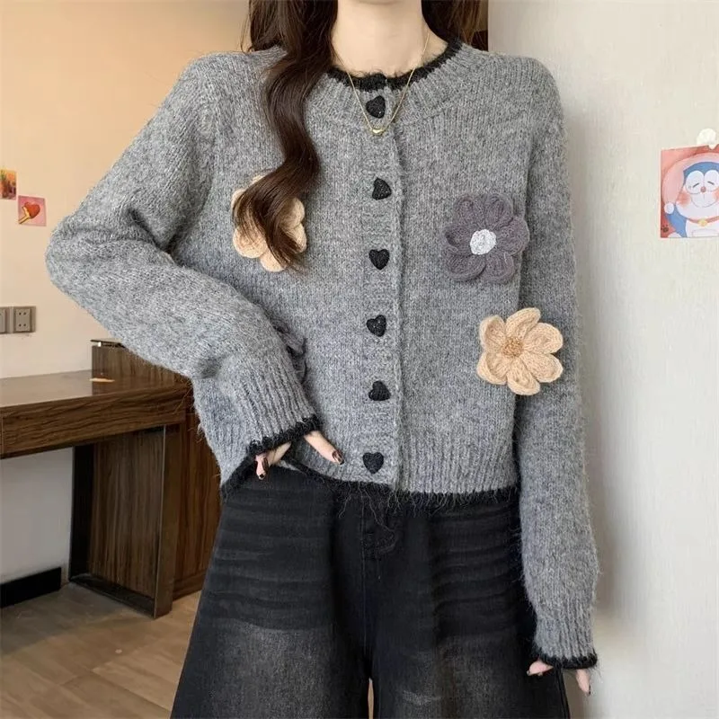 

2025 Korean Women Sweet Floral Sweater Cardigan Lady Fashion Gray Heart Button Knitted Coats Autumn Winter Long Sleeve Jackets