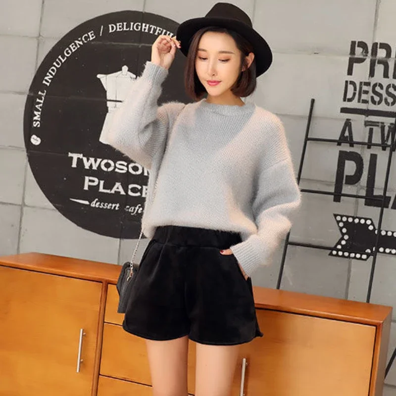 Velvet Black Shorts Women Fashion Korean Version Casual Elastic High Waist Autumn Winter Cozy Street Baggy All-match Chic Ladies