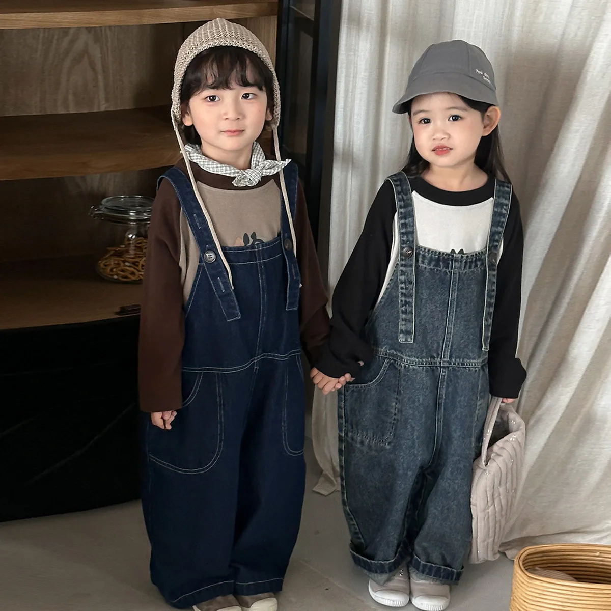 

2025 Fall New Kids Denim Overalls Unisex Baby Wide Leg Pants Casual Long Trousers Children Strap Cotton Blend Outfit Playwear