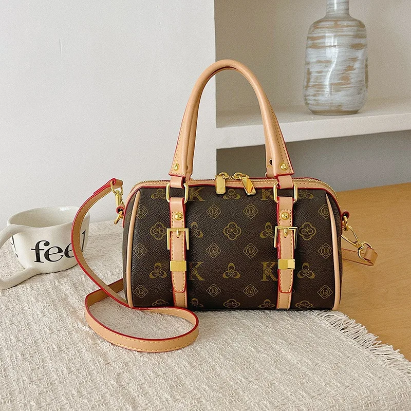 

Новая стильная сумка с принтом, большой вместимости, легкая, роскошная, универсальная и модная, на одно плечо или через плечо.