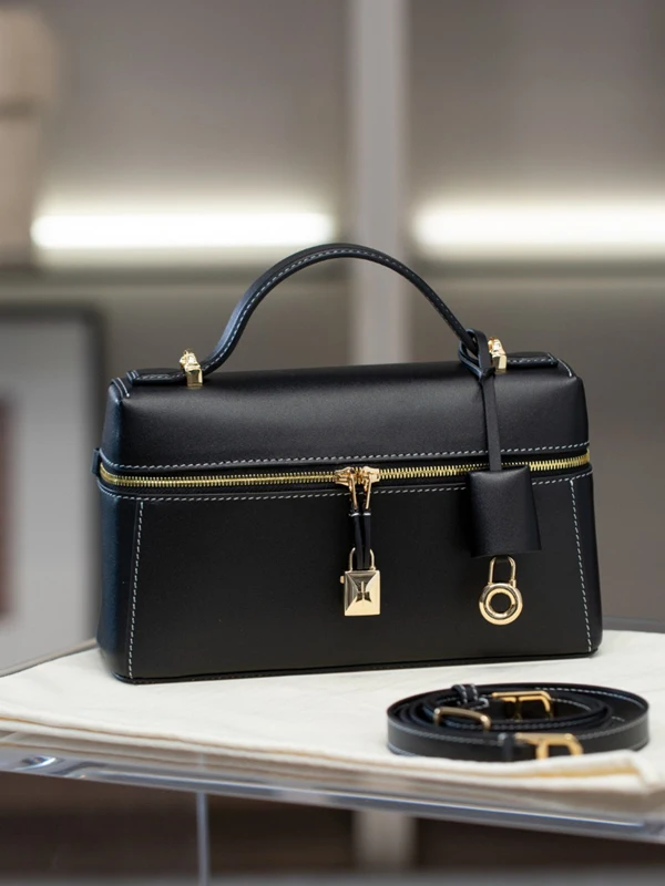 Nova Bolsa de Almoço LP23 em Couro Legítimo para Mulheres, Bolsa Pequena com F de Fivela, Bolsa de Ombro Única, Estilo Br...