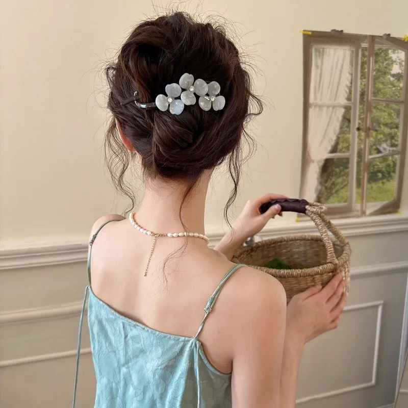 

Retro Flower-decorated One-piece Hairpin with A Girlish Charm 2025 New Style High-end Look At The Back of The Head