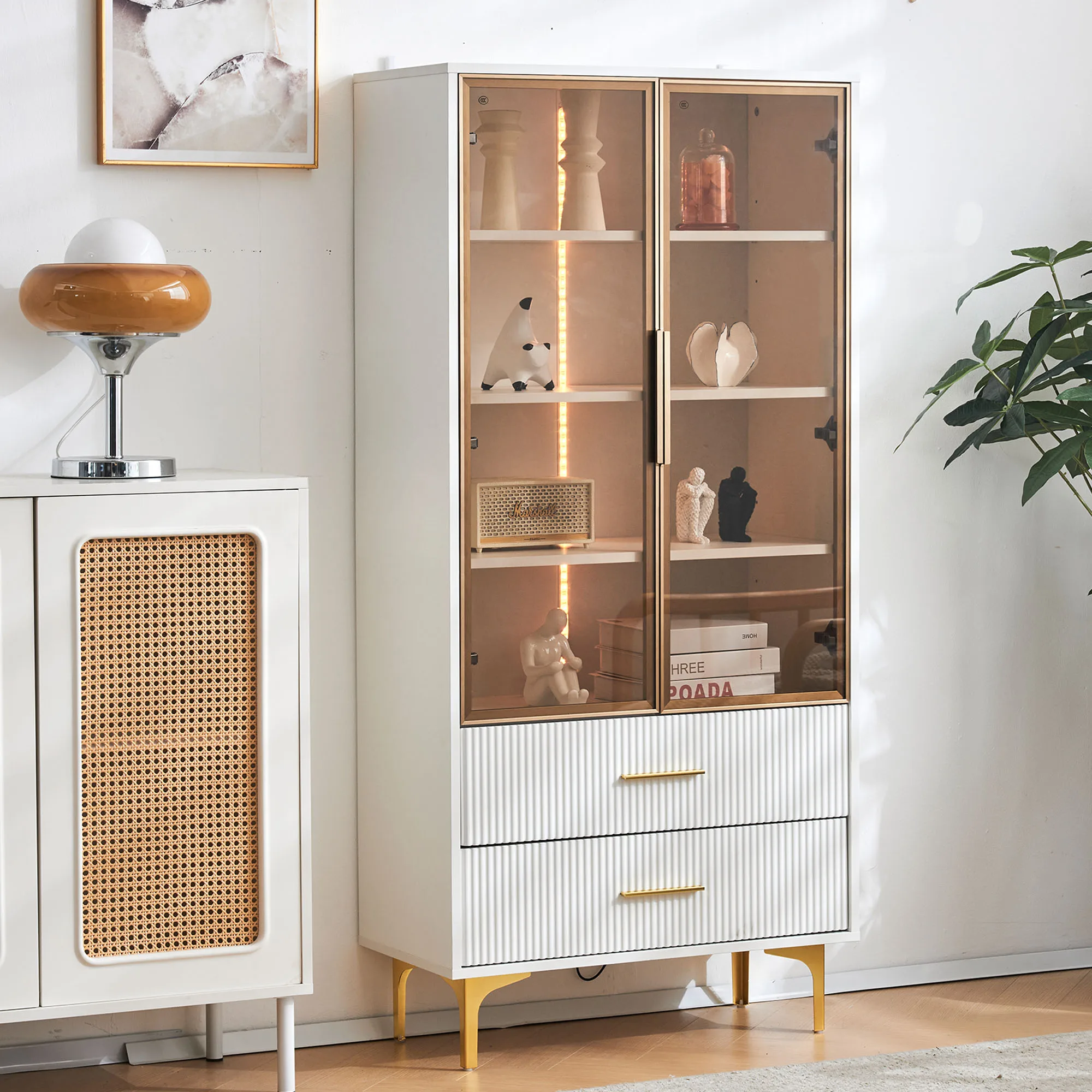 Vitrine moderne avec 2 portes en verre, 2 tiroirs, 3 étagères réglables