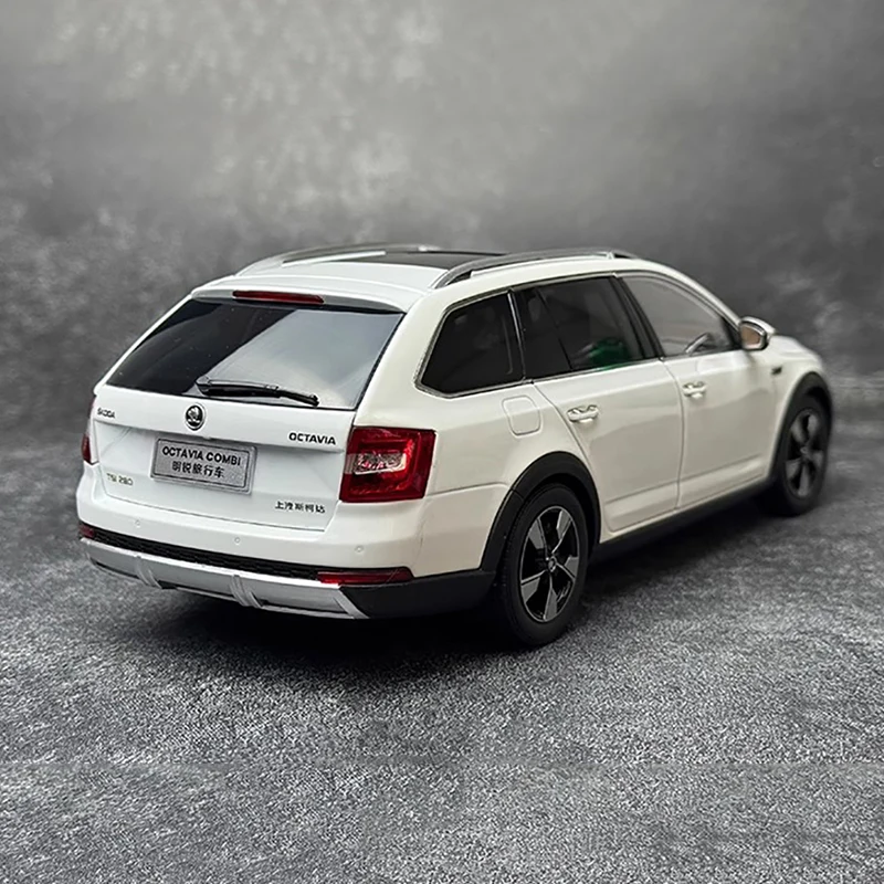 Original 1:18 Mingrui wagon SKODA OCTAVIA alloy car model +small gift