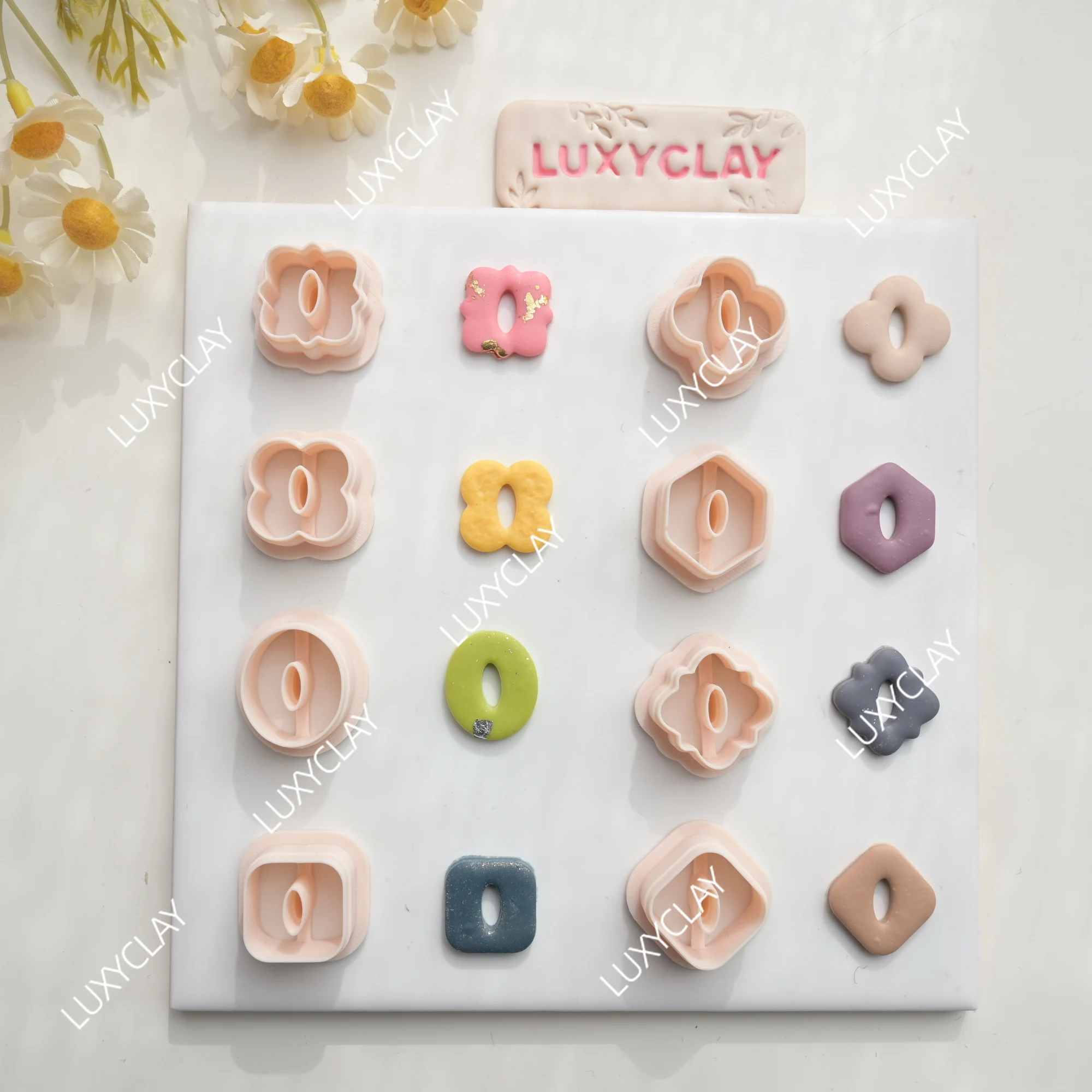 Diamond Stud Earrings - Set di 8 Stampi in Argilla