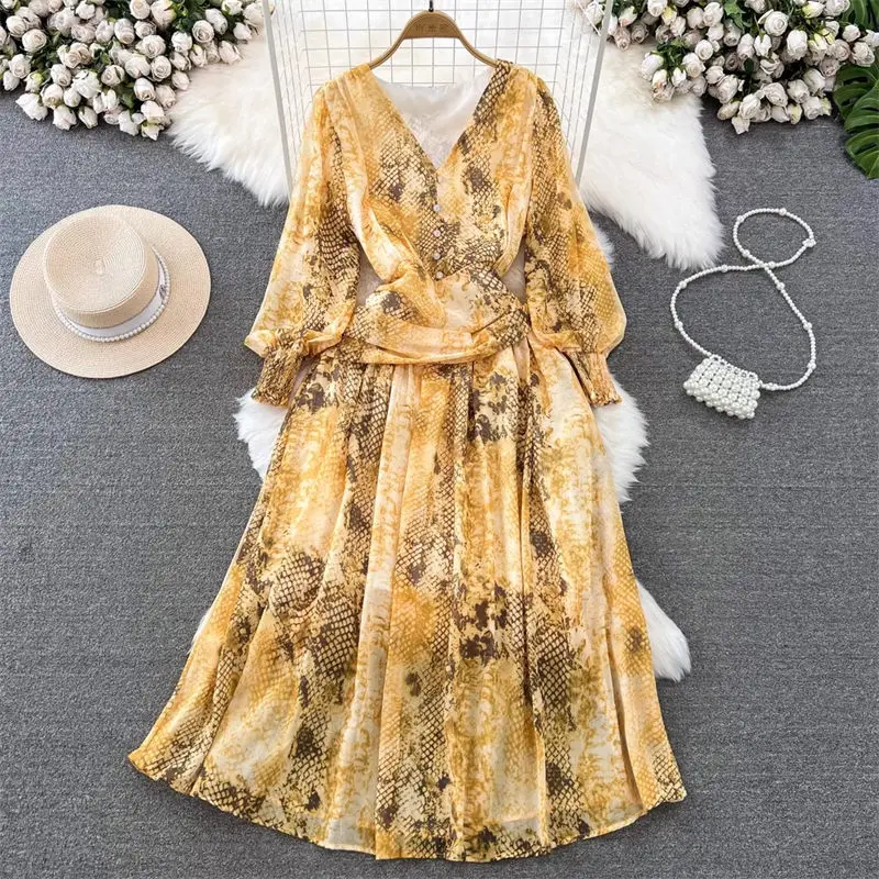 Spring And Autumn Dress Luxury Elegant Lantern Long Sleeve V-Neck Waist Shrinking Wrinkle A-Line Snake Print Dress Maxi Z2744