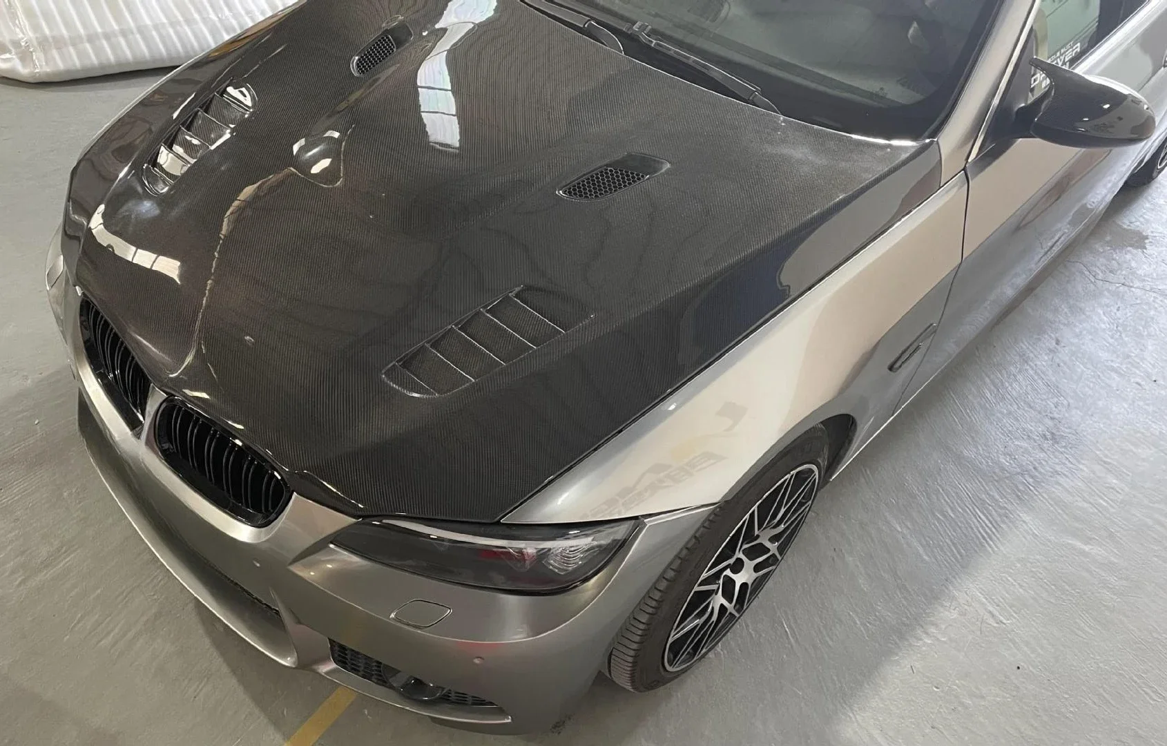 Suitable for 05-08 3 Series E92 Carbon Fiber Hood, Previous V Hood, Modified Carbon Fiber Hood
