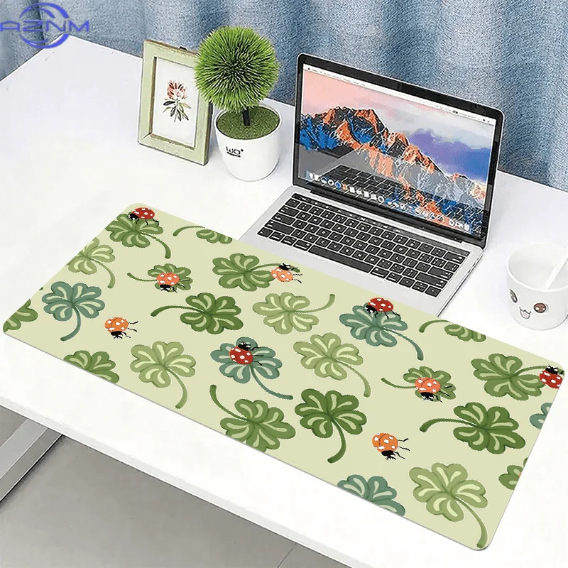 Fashion mouse mat combining beauty and function, easy to clean and durable