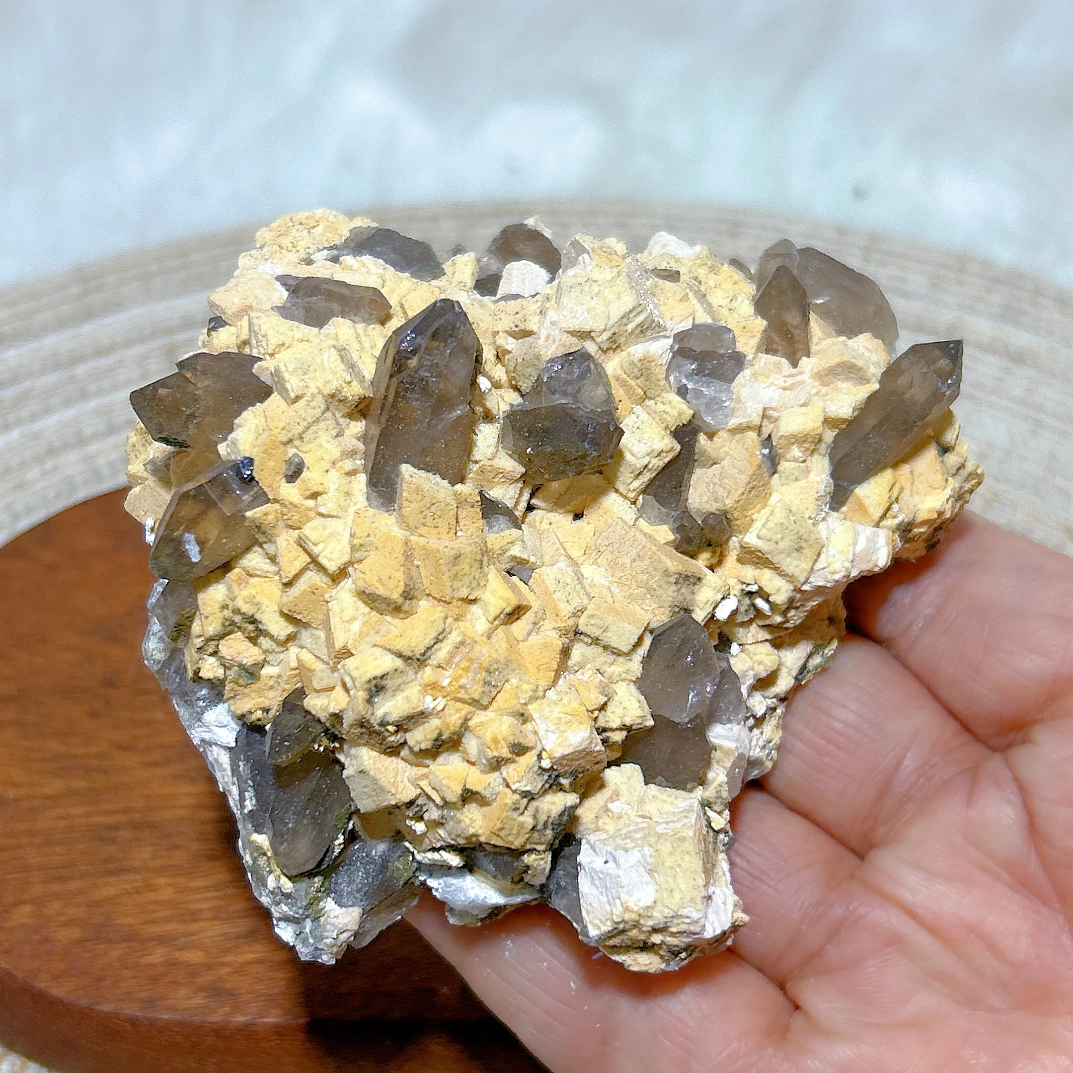 High Qulity Natural Crystal Mongolia Smokey Quartz Cluster Specimen Raw Stone Healing Reiki Mineral Torch Home Decoration Gift