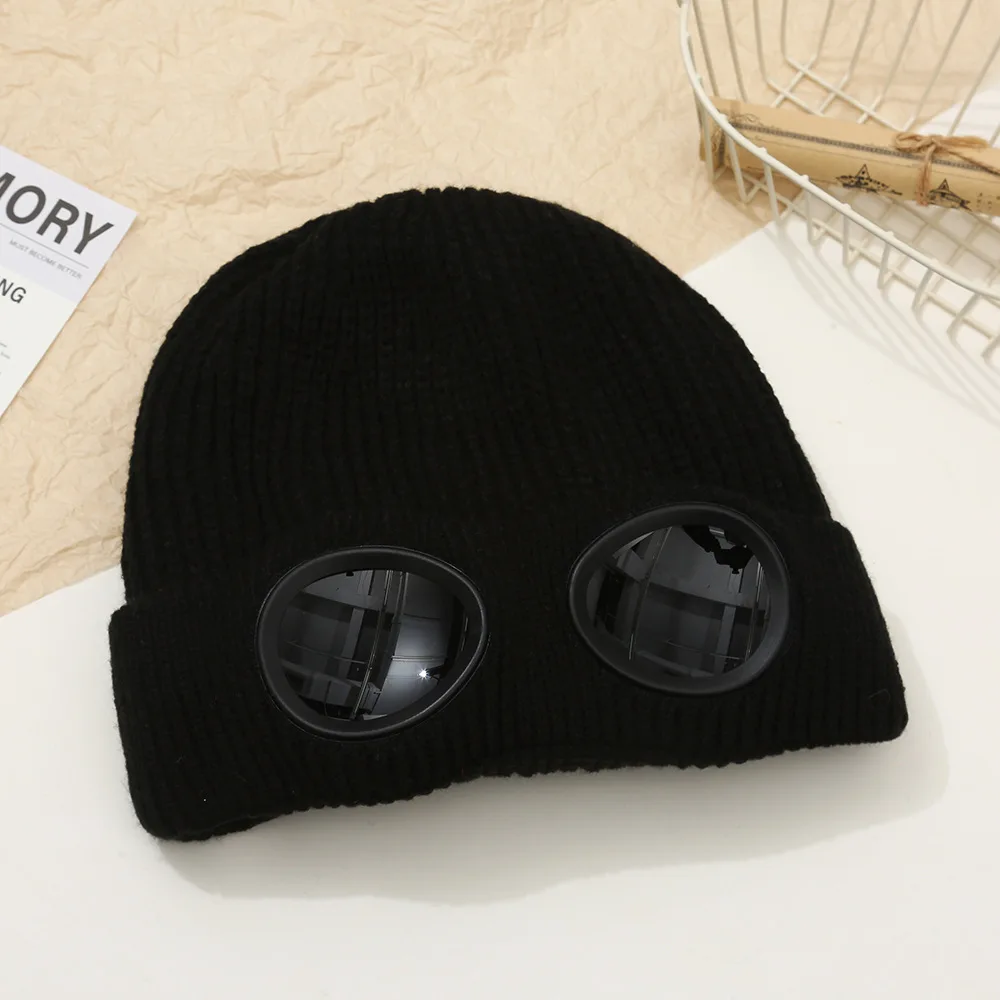 Ausgefallene und niedliche Mütze, warm und bequem für Herbst und Winter, atmungsaktive Strickmütze, lässige und einzigartige Alien-Brillen-Beanie. – Detail 3