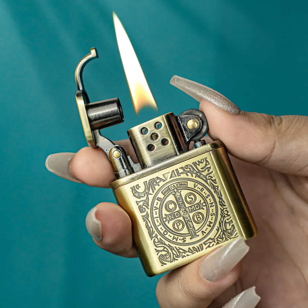 ولاعة قسطنطين عتيقة، إشعال عجلة الطحن على الطراز القديم، مقاومة للرياح، حرفة منقوشة، مجموعة تدخين شخصية محمولة