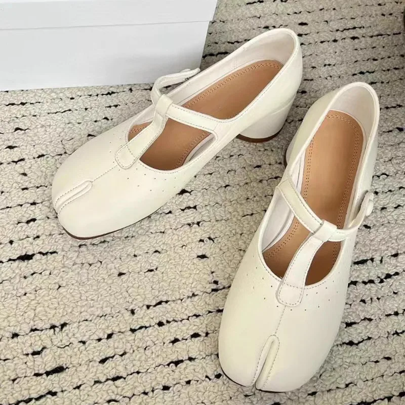 

Luxury High Quality Leather Split Toe Shoes with T-shaped Buckle Mary Jane Shoes Round Head Thick Heel Shallow Mouth High Heels